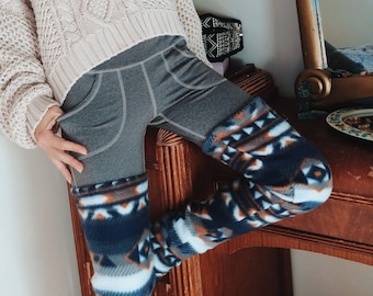 Calentadores de piernas de vellón / Calcetines altos con estampado azteca, fabricados en EE. UU.