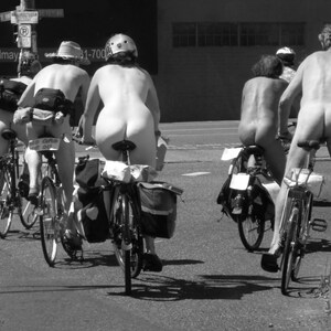 Butt Crack Beauties photo Naked Bike Ride Portland, nude cyclists, Nudise en velo, soft Porn, Nude biker humor, Naked biking, Hippie porn image 2