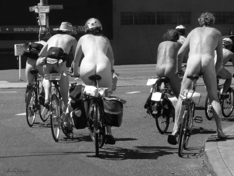 Butt Crack Beauties photo Naked Bike Ride Portland, nude cyclists, Nudise en velo, soft Porn, Nude biker humor, Naked biking, Hippie porn image 2