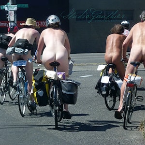 Butt Crack Beauties photo Naked Bike Ride Portland, nude cyclists, Nudise en velo, soft Porn, Nude biker humor, Naked biking, Hippie porn image 1