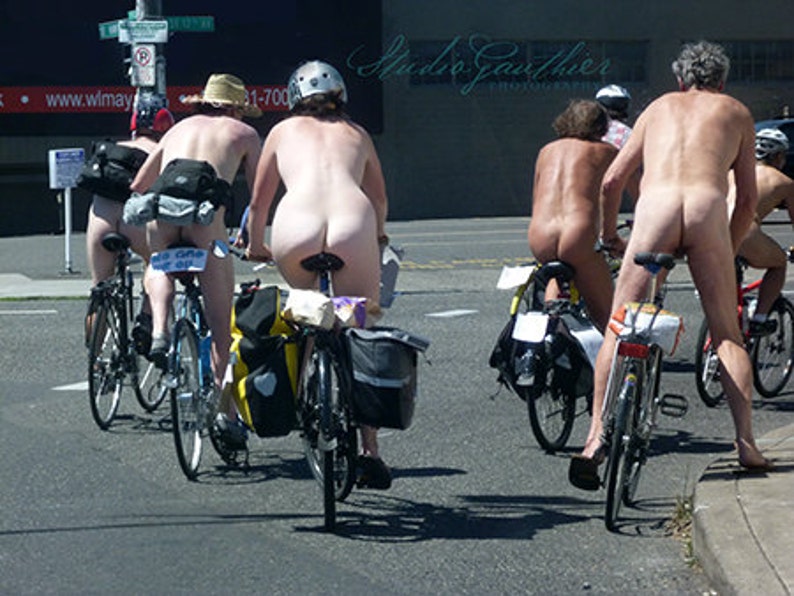 Butt Crack Beauties photo Naked Bike Ride Portland, nude cyclists, Nudise en velo, soft Porn, Nude biker humor, Naked biking, Hippie porn image 1