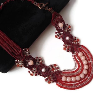 Red Macrame Necklace-Knotting Necklace-Valentine&#39;s Day
