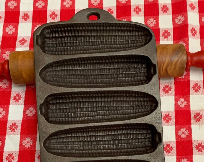 Vintage Cast Iron Corn Stick Pan, Cornbread 7 Cornsticks, Unmarked
