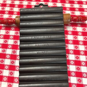 Antique Favorite Piqua Ware Cast Iron Bread Stick Pan: Restored Ohio 11-Slot French Roll