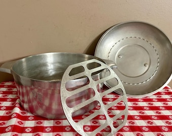 Vintage Aluminum Wagner Ware Sidney O Magnalite Dutch Oven 4248 with Lid & Trivet
