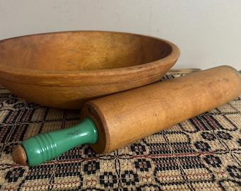Vintage Munising Wooden Maple Rolling Pin Green Handles, 18 inches, Farmhouse Kitchen Baking Decorating