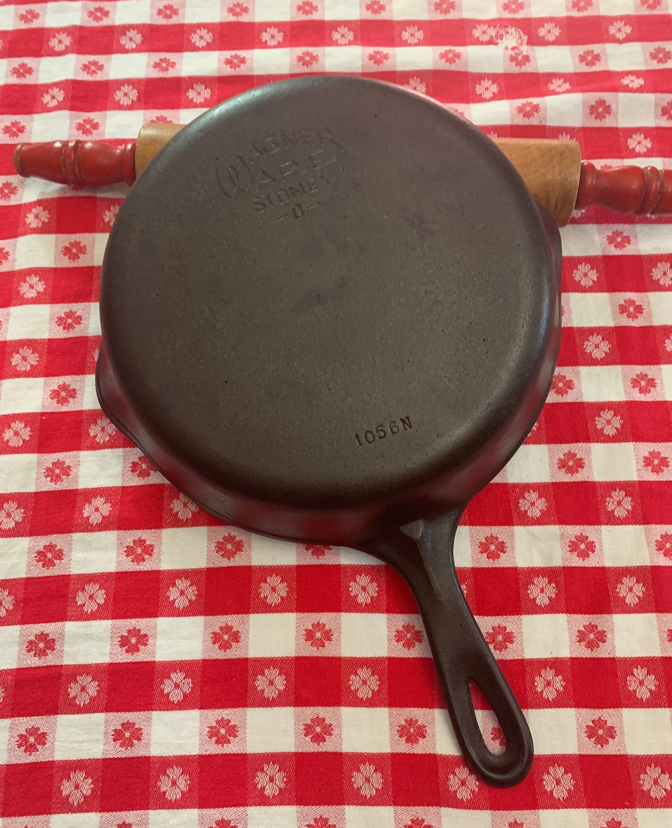 Cast Iron Skillet - 9” Dimensions & Drawings