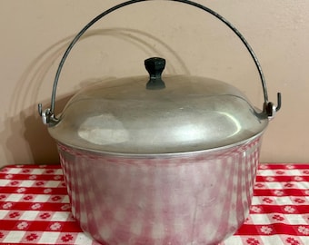 Vintage Majestic Cookware Aluminum Dutch Oven with Basting Lid, 10 in. Diameter x 5 inches deep