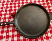 Wagner Ware Cast Iron Griddle Skillet, 11 1 4 inch Diameter, Vintage Made in USA, Frying Searing Grilling