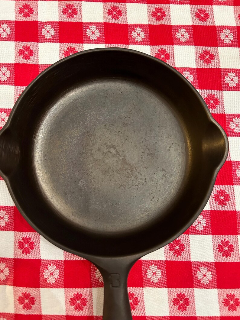 No. 3 Griswold Cast Iron Skillet, Vintage 3 Small Logo Erie PA 709 H