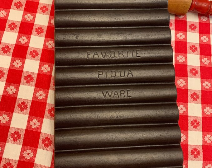 Antique Favorite Piqua Ware Cast Iron Bread Stick Pan, French Roll Corn Stick 11 Slots, Rustic