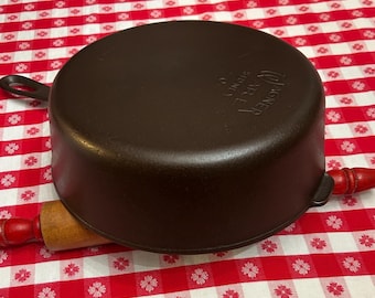 Vintage Restored No. 8 Wagner Ware Cast Iron Chicken Fryer 1088, 10 in. Diameter, 3 inch Deep Skillet