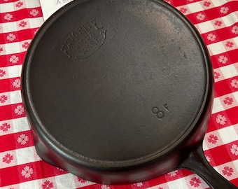 Vintage No. 8 Favorite Piqua Ware Cast Iron Skillet: Smiley Face Restored 10-inch Antique Frying Pan
