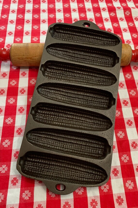 Vintage Cast Iron Corn Stick Pan Cornbread 7 Cornsticks Made Etsy