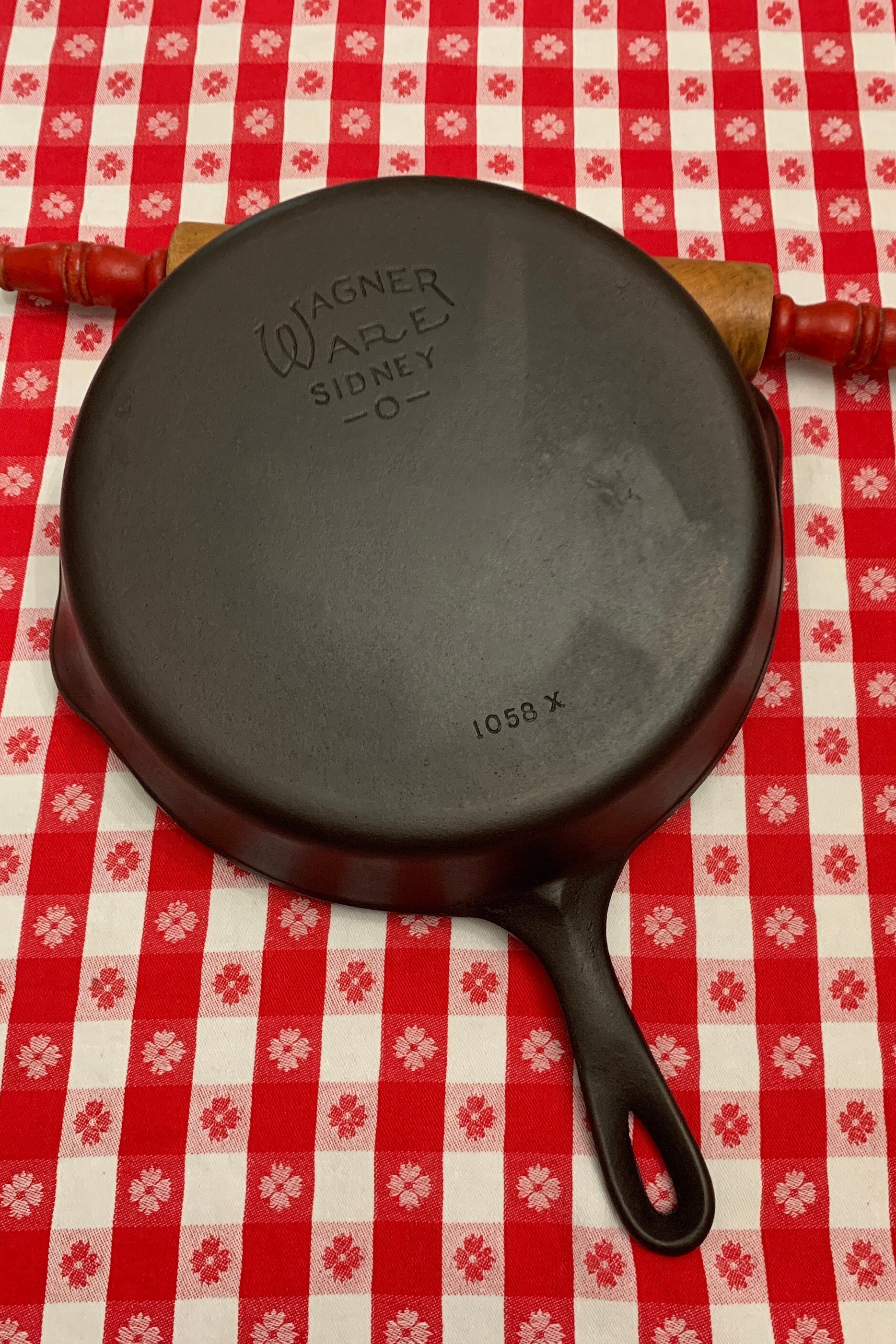 VTG Lodge #8 Cast Iron Skillet & VTG C-8 Wagner Glass Lid