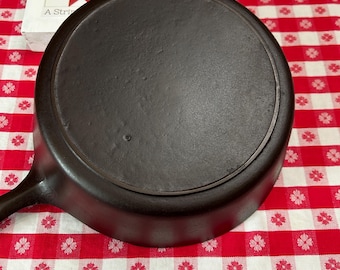 Vintage Restored Cast Iron Chicken Fryer Skillet w Heat Ring, 3 in. Deep Frying Pan, 10 inch Diameter