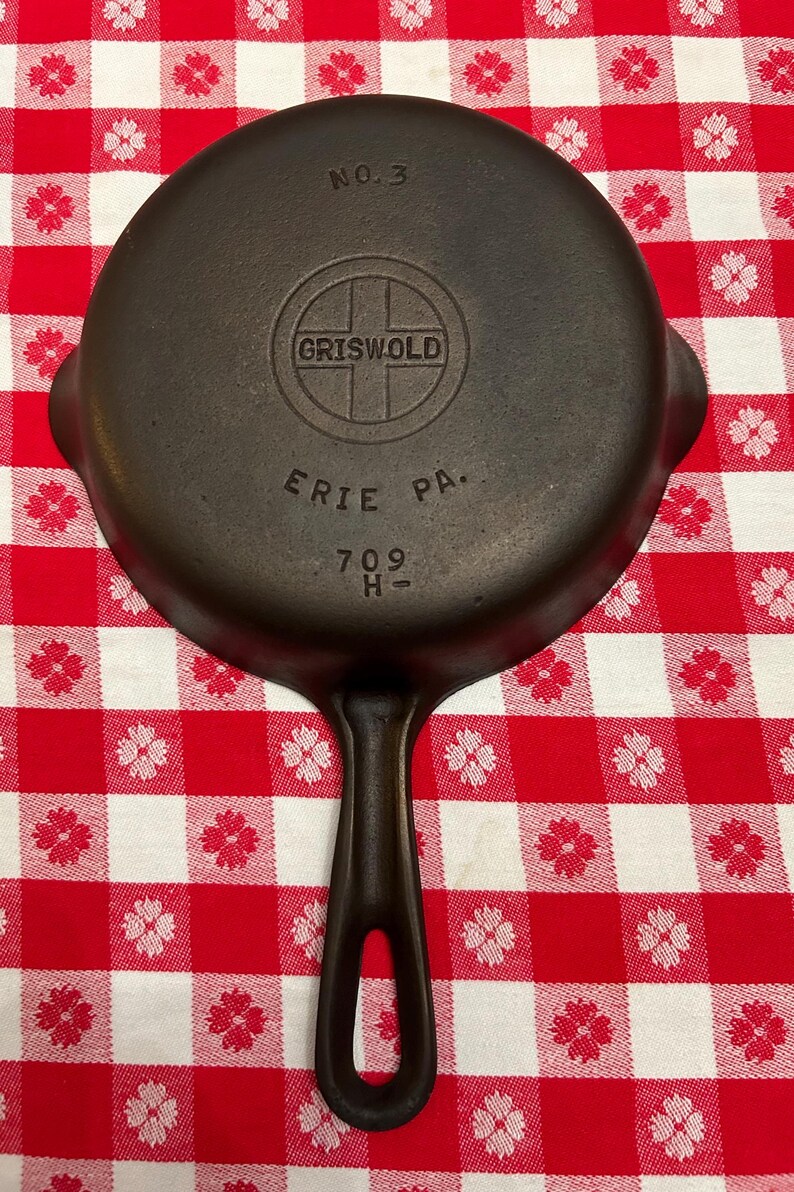 No. 3 Griswold Cast Iron Skillet, Vintage 3 Small Logo Erie PA 709 H