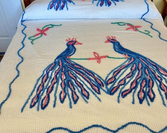 Cubrecama vintage de chenilla con estampado de pavo real, ropa de cama ligera de algodón de los años 50, tamaño matrimonial, reutilizada para bata.