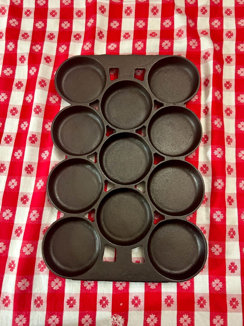 Vintage Cast Iron Gem Muffin Baking Pan No. 2, 11 Cups Biscuit Roll ...