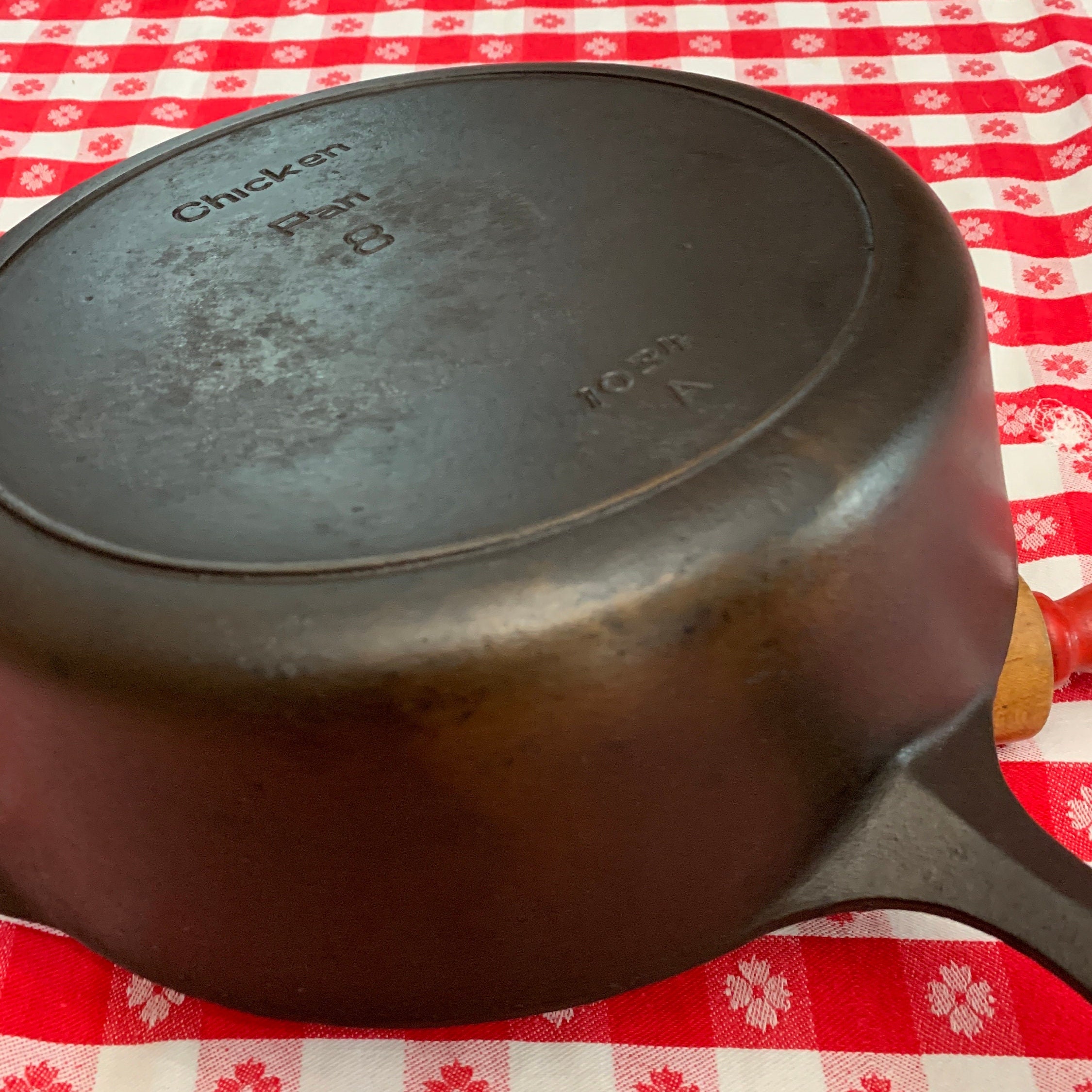 Lodge USA 3 Notch #8 Cast Iron Chicken Fryer Deep Skillet & Basting Lid