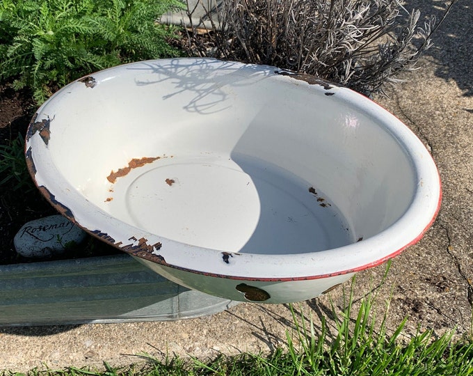 OVAL White Red Enamelware Dishpan Basin, Vintage Chippy Rusty Rustic