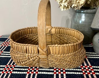 Vintage Woven Splint Basket w Handle, Handmade Kentucky, Rustic Farmhouse Decor
