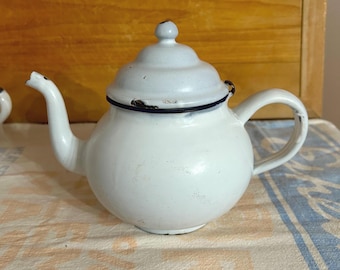 Tetera vintage de esmalte blanco con pico de cuello de cisne, SOLO PARA EXHIBICIÓN Decoración rústica descascarillada