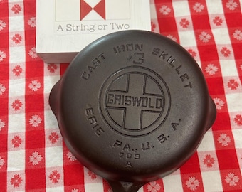 Large Logo No. 3 Small Griswold Cast Iron Skillet, Restored Vintage Erie PA, Grooved Handle