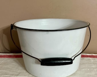 Vintage Enamelware Bucket White w Black Trim Wire Bail Handle, 11 in. diameter, Rustic Kitchen Porch Decor