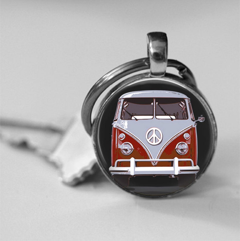 Vintage Red Hippie Bus Photo Pendant Necklace or Key Chain Retro bus Car Collectors Hippie Van Peace Sign Jewelry glass pendant