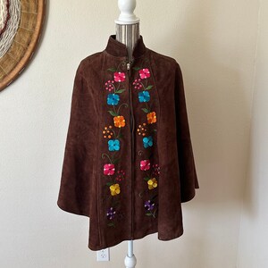 ジャケット・アウター 70s Flower embroidery suede poncho Vintage 1970s FLORAL EMBROIDERED SUEDE Leather Poncho Jacket