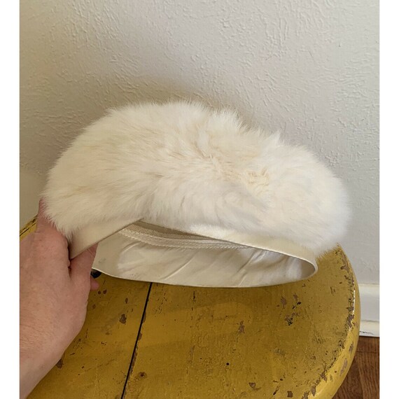 Vintage 1960s White Fur Pillbox Hat 