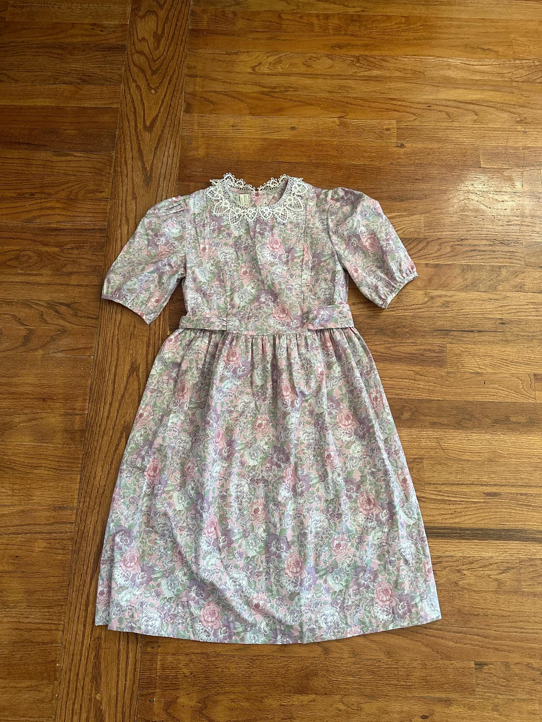 Laura Ashley Mother & Childベロアワンピース140cm Do you have treasured memories of your matching mother-daughter