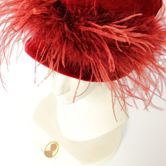 Cappello Vintage bordeaux in velluto con piume di… - image 2