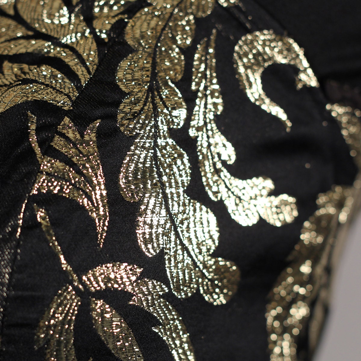 1980 Abito Vintage Nero in Tessuto Di Seta Broccato a Foglia Oro - Etsy New  Zealand, image size:1200x1200