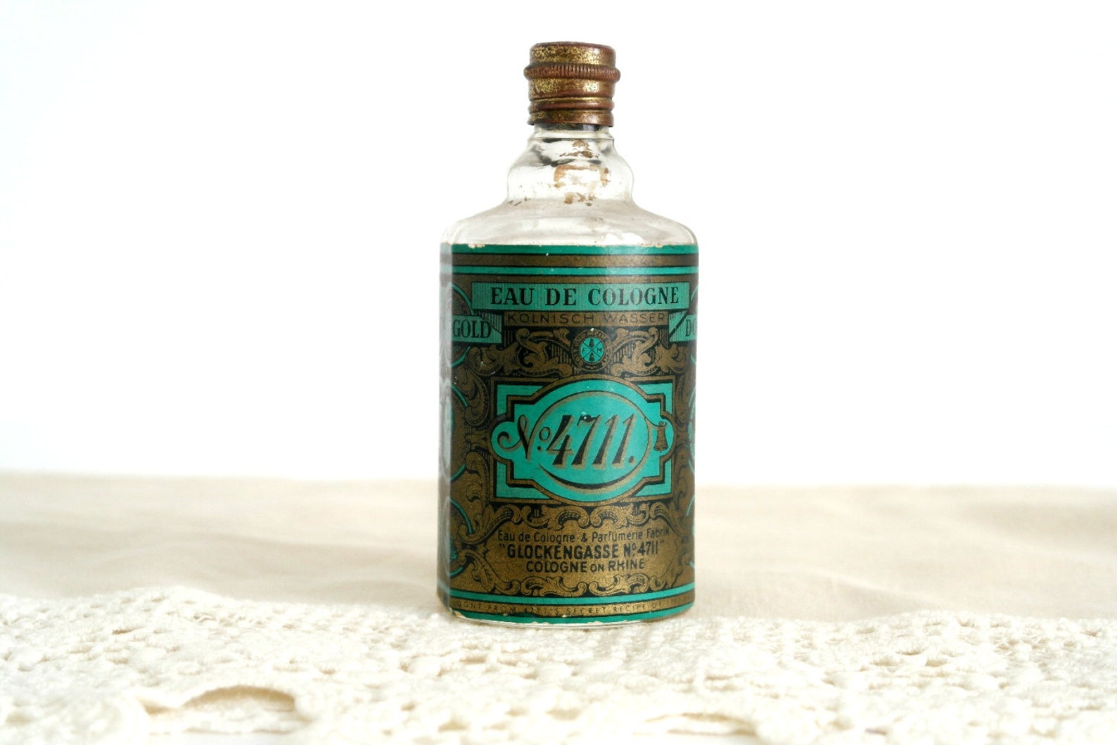Одеколон кельнская вода. Город одеколона 5. Город одеколона 5. Город одеколона 5. Город одеколона 5.