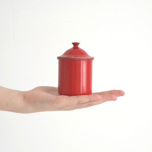 Cute little Mid Century Aluminium canister Pot in Red | Spice jar | Red pot | Kitchen storage | Vintage jars