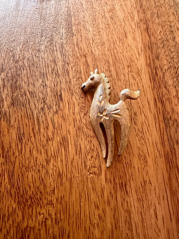 Golden Horse Brooch - image 6