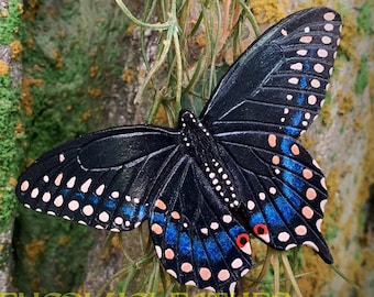 Swallowtail vlinder haar barrette of broche - Handgereedschap en handgeschilderde lederen haar barrette - origineel cadeau