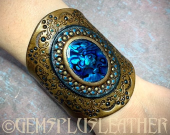 Hand tooled leather cuff bracelet with paua abalone she’ll & iridescent bronze sheen - Stylish artisan jewelry by Gemsplusleather