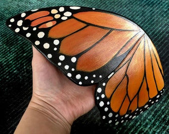 Tooled leather monarch butterfly bracelet - Hand tooled and hand painted leather bracelet - Butterfly wings leather cuff with a snap button