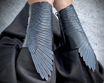 Raven wings - Pair of hand tooled leather winged bracers for LARP - Black leather cosplay fantasy shamanic wings with iridescent sheen