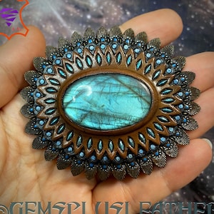 Hand punzierte Leder Concho mit Blau Labradorit - Natürliches Edelstein Accessoire - Edelstein für eine Tasche - Taschenmacher - Zubehör - Taschenmacher