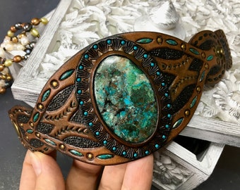 Hand tooled leather cuff bracelet with chrysocolla cabochon - Beach themed jewelry by Gemsplusleather - Leather gift for her