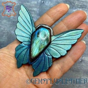 Hand punzierte Leder Schmetterling Concho / Anhänger mit Labradorit - Natürliches Edelstein Concho für eine Tasche - Taschen Accessoire