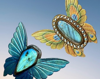 Concho de mariposa de cuero hecho a mano: accesorio para bolso con piedra preciosa de labradorita