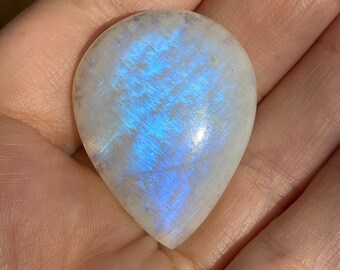 Blue moonstone cabochon for handmade jewelry - Teardrop moonstone gem for DIY jewellery making - Heart shaped moonstone gemstone