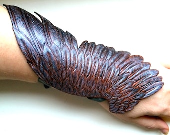 Tooled leather eagle wing cuff - Hand tooled leather winged cuff bracelet / bracer for LARP, masquerade - Artisan jewelry for cosplay party