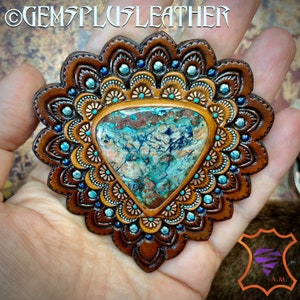 Handpunzierte Lederconcho mit Azurit Cabochon - Natürliches Edelstein Zubehör - Shattuckit Concho - Taschenzubehör - Taschenmacherzubehör