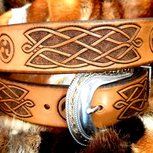 Hand tooled leather belt with Celtic ornament - Hand carved leather gift for him - Exclusive gift for ages!